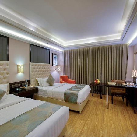 Om Clarks Inn Raebareli Екстериор снимка