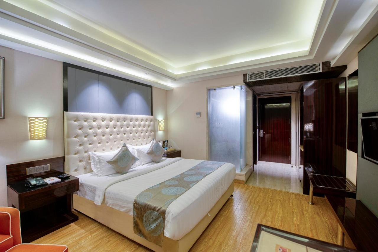 Om Clarks Inn Raebareli Екстериор снимка