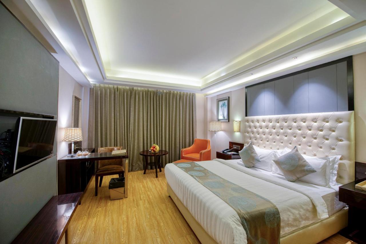 Om Clarks Inn Raebareli Екстериор снимка