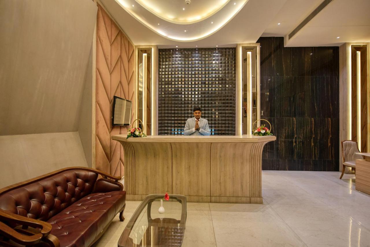Om Clarks Inn Raebareli Екстериор снимка