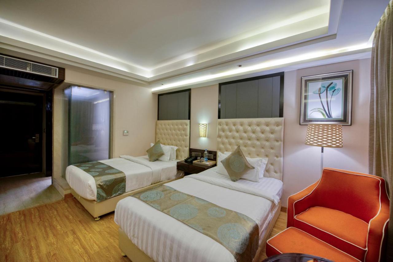 Om Clarks Inn Raebareli Екстериор снимка