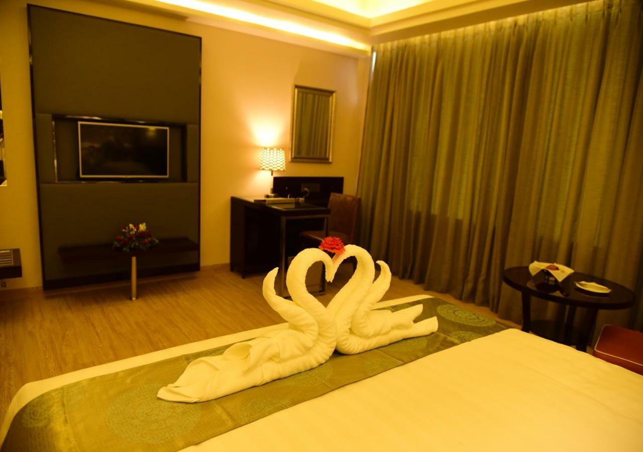 Om Clarks Inn Raebareli Екстериор снимка