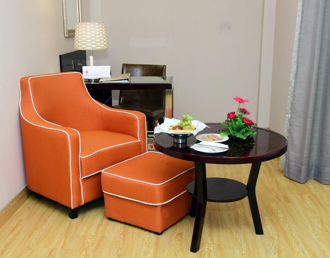 Om Clarks Inn Raebareli Екстериор снимка