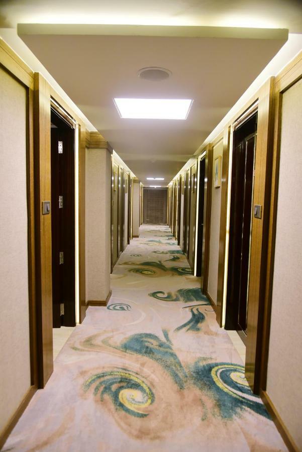 Om Clarks Inn Raebareli Екстериор снимка